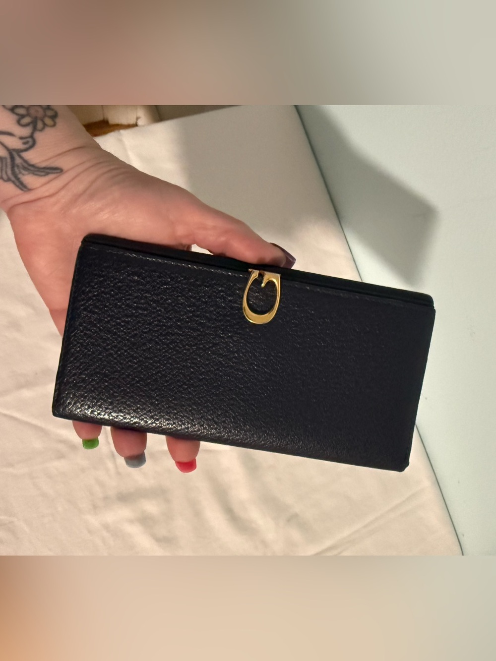 Gucci Vintage Navy Pebbled Leather Cardholder/Wallet with Gold tone Logo clasp!๐ฎ - Picture 15 of 16